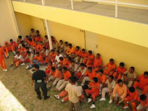 Mexiko Hochsicherheitsgefängnis, Gefangene beuschen